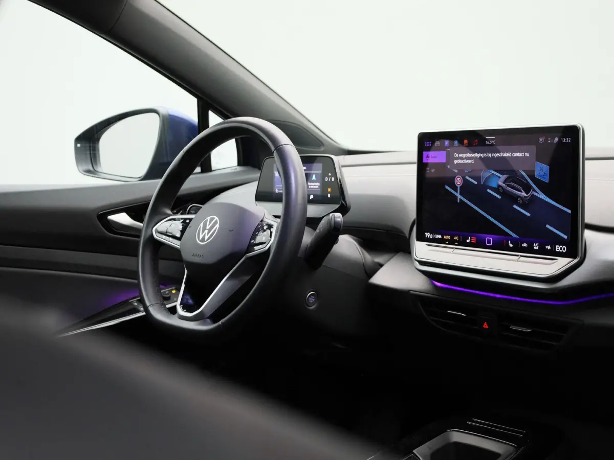Pro 77 kWh | Navigatie | Apple Carplay | Adaptieve cruise control | Stoelverwarming | Stuur verwarming | Climate control | Parkeersensoren |