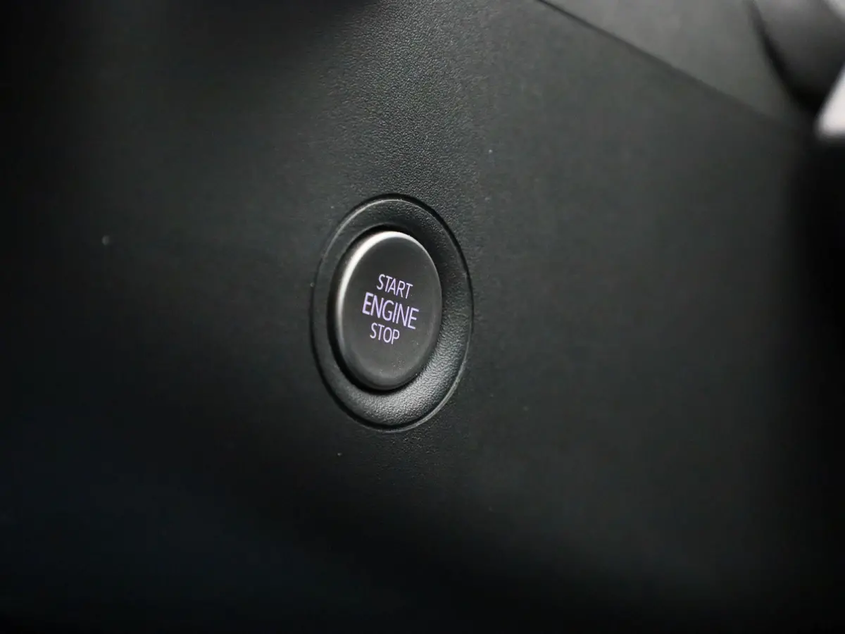 Pro 77 kWh | Navigatie | Apple Carplay | Adaptieve cruise control | Stoelverwarming | Stuur verwarming | Climate control | Parkeersensoren |