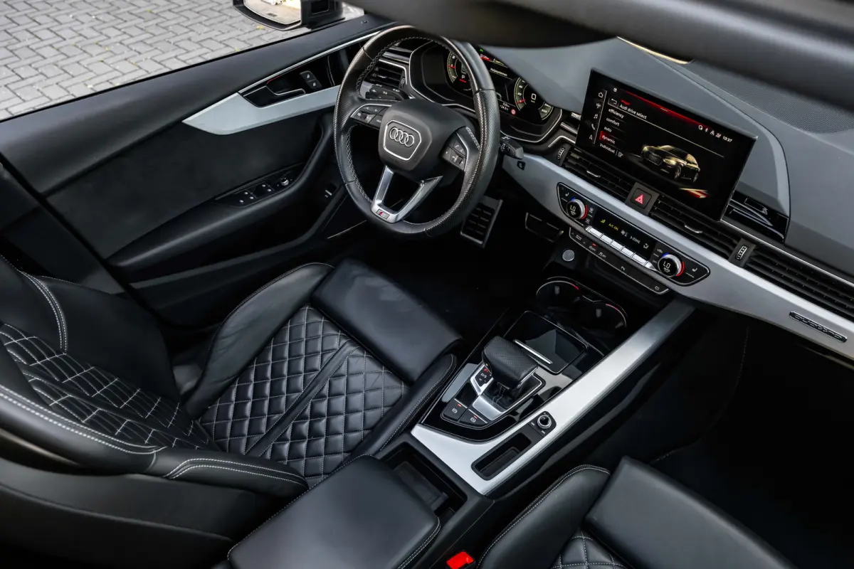 45 TFSI quattro S edition 265pk DSG/AUTO | Panoramadak | Lederen bekleding | 360° camera | Stoelverwarming en -massage | Elektrisch verstelb. voorstoelen | B&O audio | 20" LMV