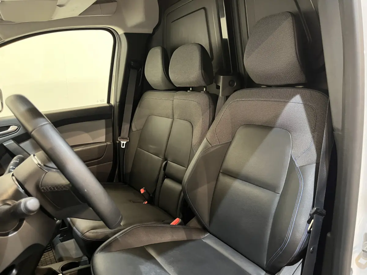 (Nissan Townstar) 1.3 L1 130 PK Benzine / Euro 6 / Airco / Cruise Control / CarPlay / Camera / Leder / 3-Zits / 31.000 KM !!