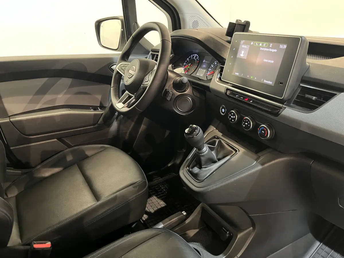 (Nissan Townstar) 1.3 L1 130 PK Benzine / Euro 6 / Airco / Cruise Control / CarPlay / Camera / Leder / 3-Zits / 31.000 KM !!
