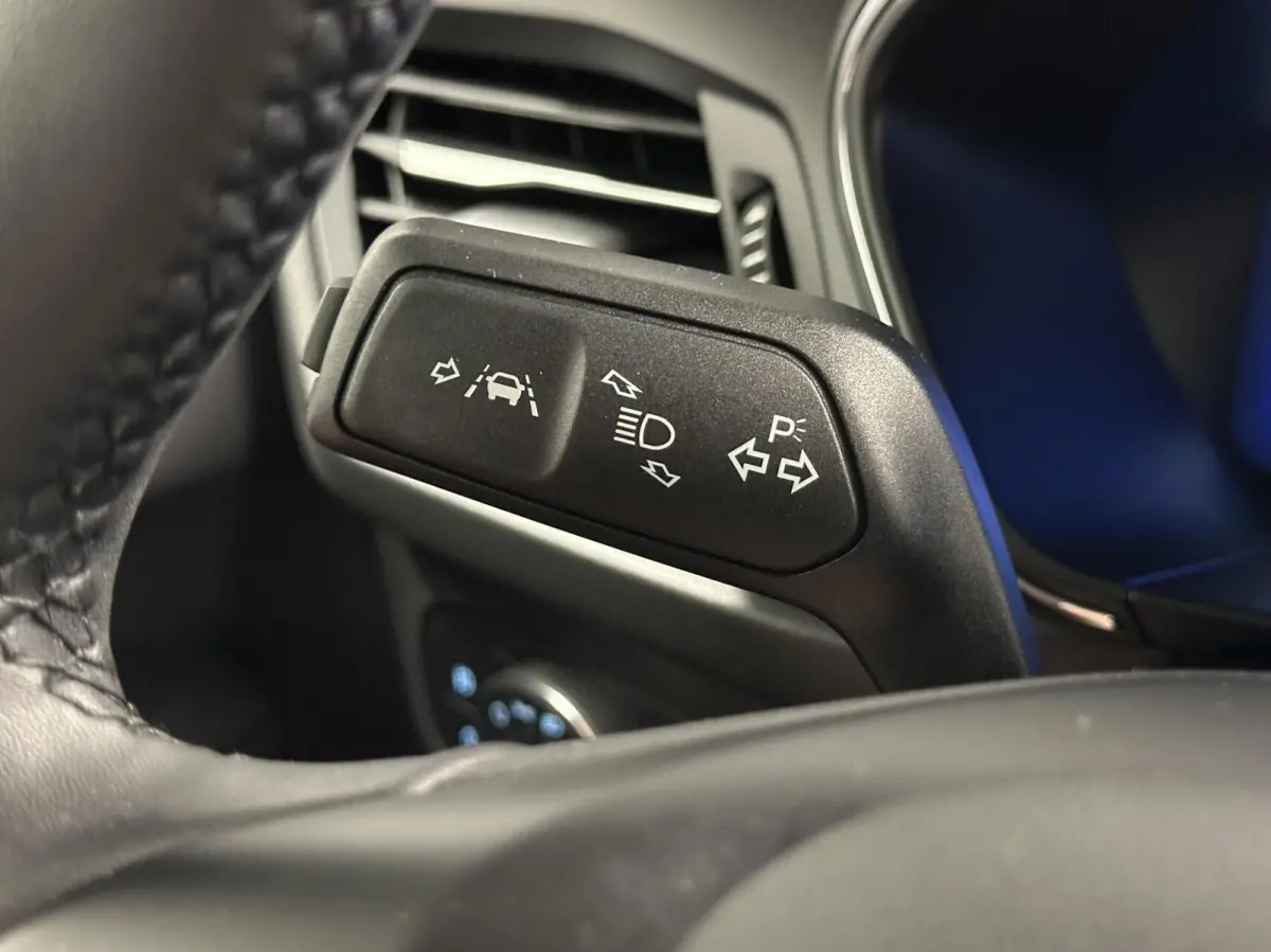 1.0 EcoBoost Hybrid Titanium X CAMERA CARPLAY NAVI CRUISE.