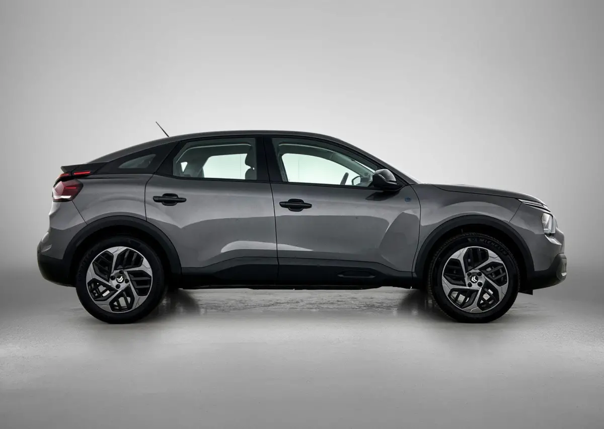 You 50 kWh 136pk | Accu 96% | Navigatie via Apple Carplay / Android Auto | Achteruitrijcamera | Climate Control | Cruise Control | Parkeersensoren | DAB+ radio | Armsteun | Stof/kunstlederen