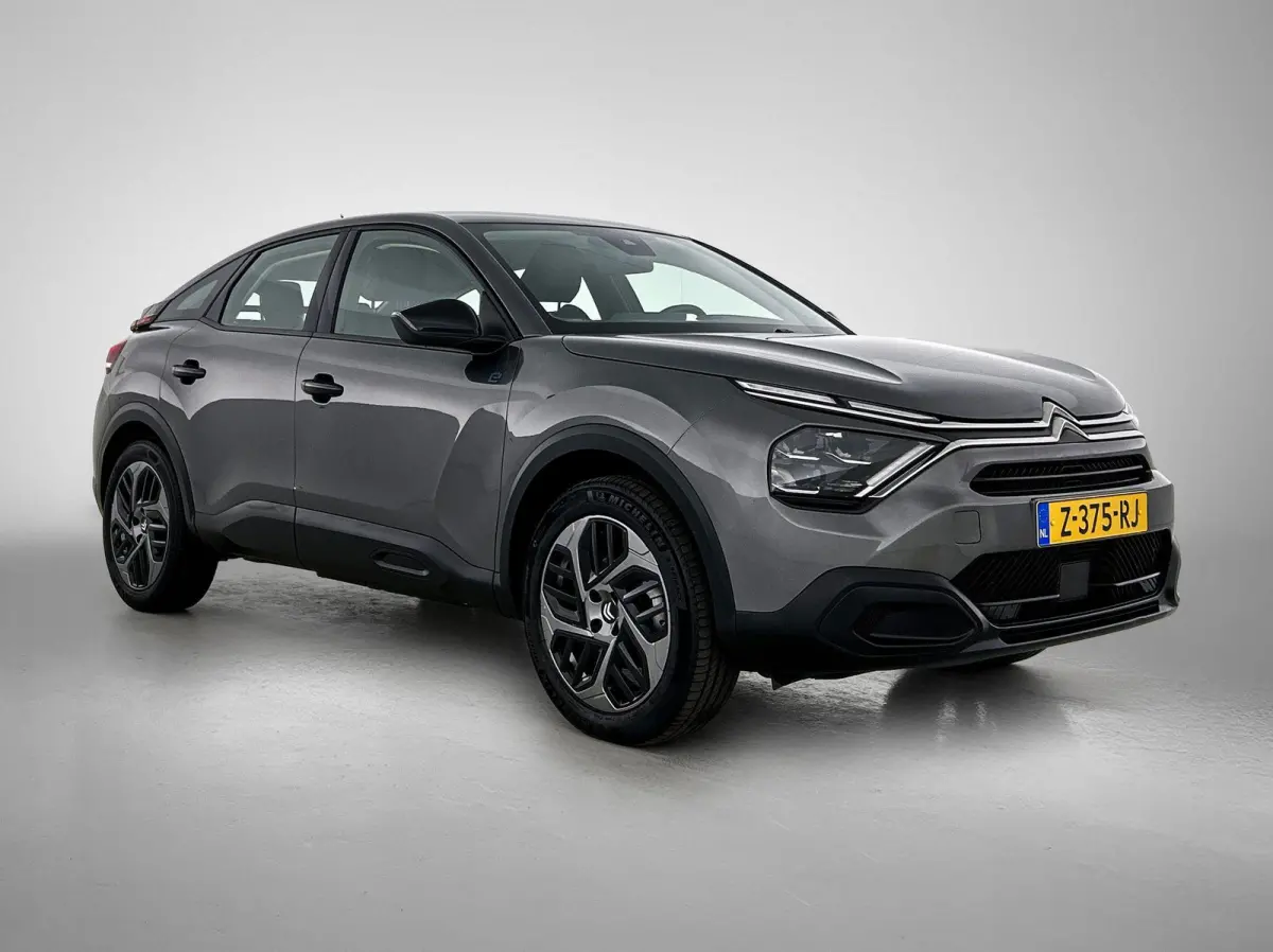 You 50 kWh 136pk | Accu 96% | Navigatie via Apple Carplay / Android Auto | Achteruitrijcamera | Climate Control | Cruise Control | Parkeersensoren | DAB+ radio | Armsteun | Stof/kunstlederen
