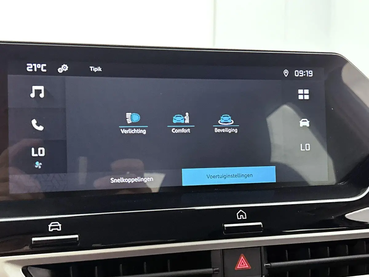 You 50 kWh 136pk | Accu 96% | Navigatie via Apple Carplay / Android Auto | Achteruitrijcamera | Climate Control | Cruise Control | Parkeersensoren | DAB+ radio | Armsteun | Stof/kunstlederen