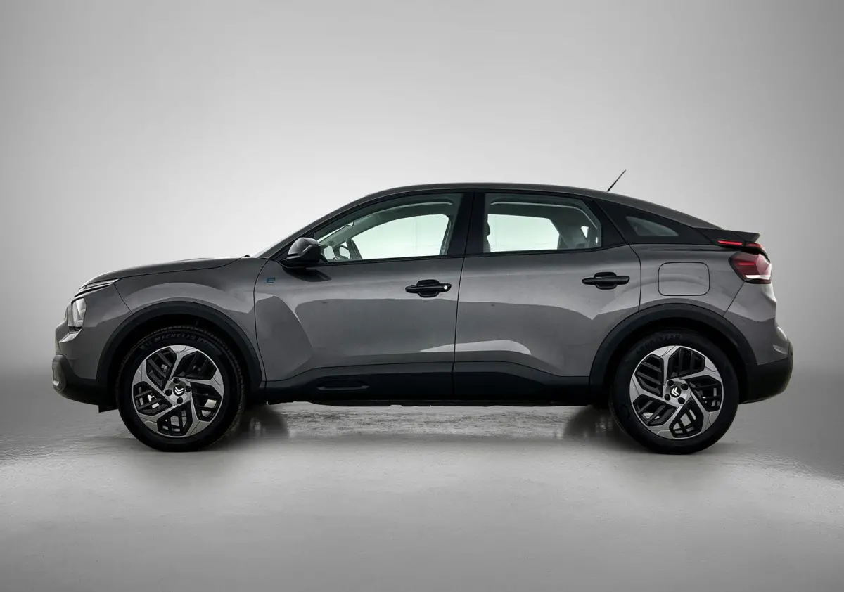 You 50 kWh 136pk | Accu 96% | Navigatie via Apple Carplay / Android Auto | Achteruitrijcamera | Climate Control | Cruise Control | Parkeersensoren | DAB+ radio | Armsteun | Stof/kunstlederen