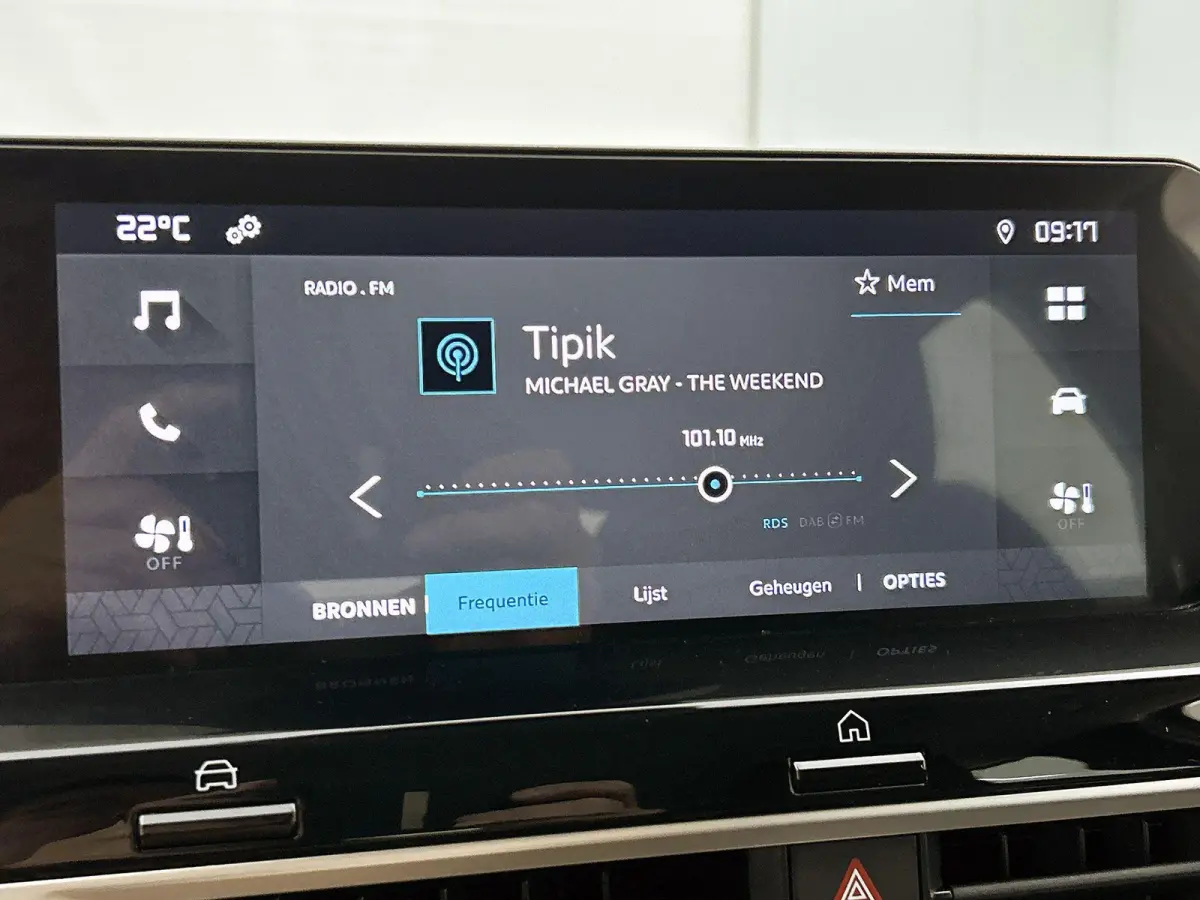 You 50 kWh 136pk | Accu 96% | Navigatie via Apple Carplay / Android Auto | Achteruitrijcamera | Climate Control | Cruise Control | Parkeersensoren | DAB+ radio | Armsteun | Stof/kunstlederen