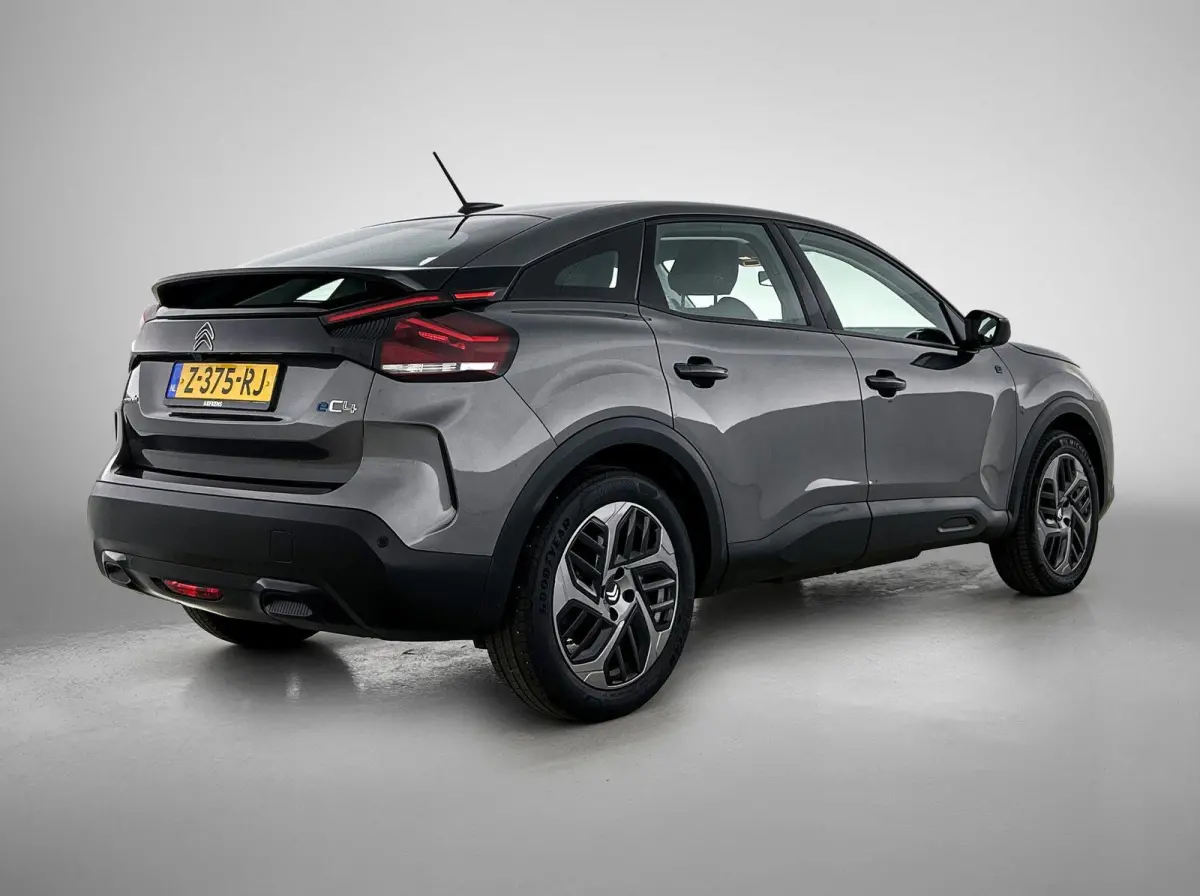 You 50 kWh 136pk | Accu 96% | Navigatie via Apple Carplay / Android Auto | Achteruitrijcamera | Climate Control | Cruise Control | Parkeersensoren | DAB+ radio | Armsteun | Stof/kunstlederen