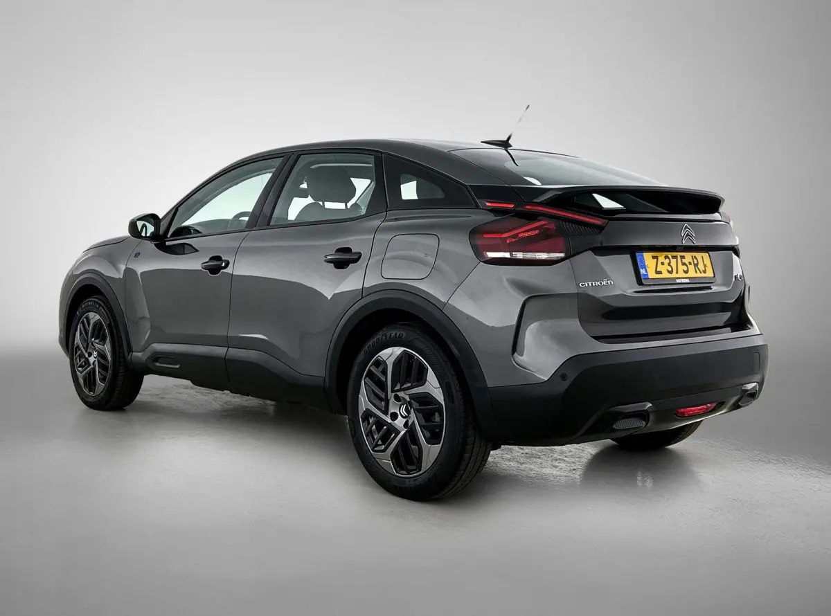 You 50 kWh 136pk | Accu 96% | Navigatie via Apple Carplay / Android Auto | Achteruitrijcamera | Climate Control | Cruise Control | Parkeersensoren | DAB+ radio | Armsteun | Stof/kunstlederen