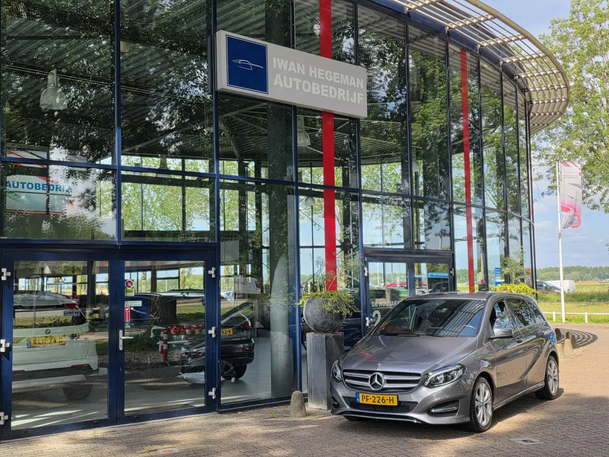 180 AUTOMAAT | Navigatie | LED | Afn. Trekhaak | Leer | Cruise Control | Parkeersensoren