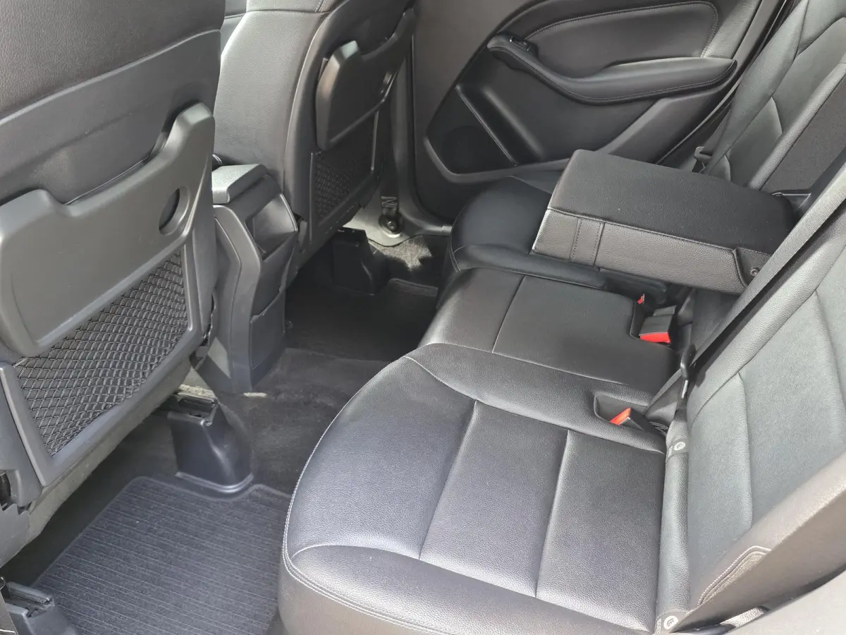 180 AUTOMAAT | Navigatie | LED | Afn. Trekhaak | Leer | Cruise Control | Parkeersensoren