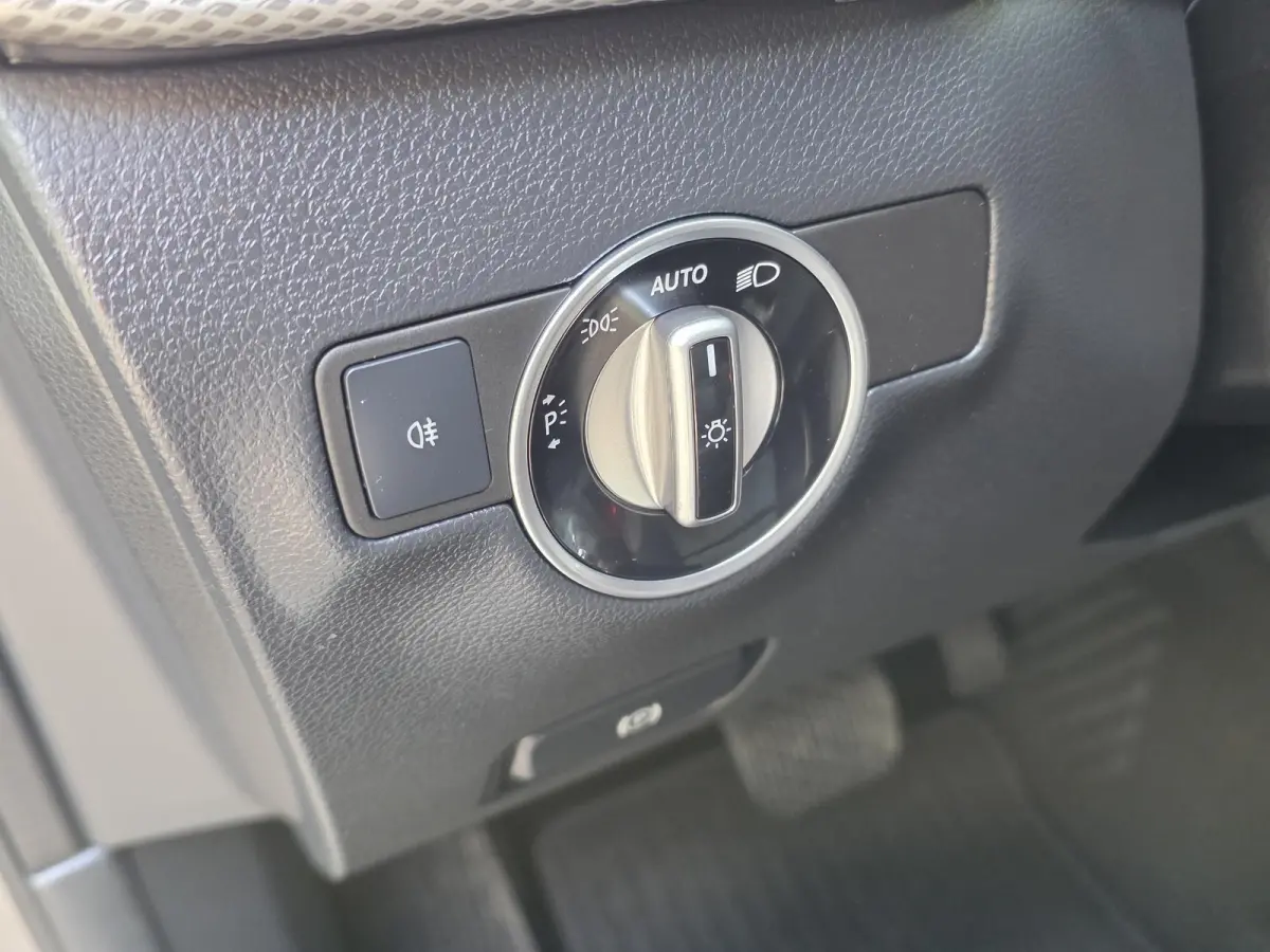 180 AUTOMAAT | Navigatie | LED | Afn. Trekhaak | Leer | Cruise Control | Parkeersensoren