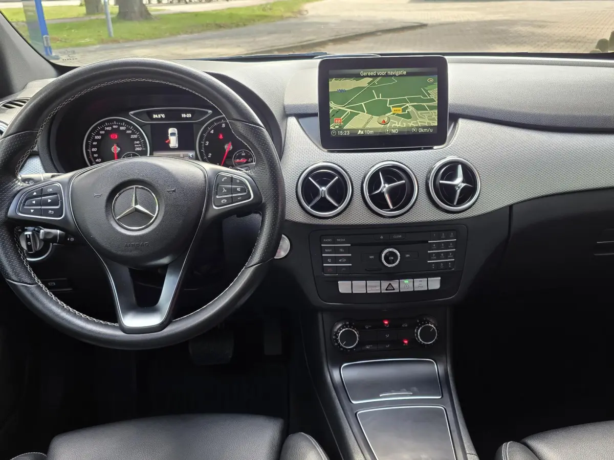 180 AUTOMAAT | Navigatie | LED | Afn. Trekhaak | Leer | Cruise Control | Parkeersensoren