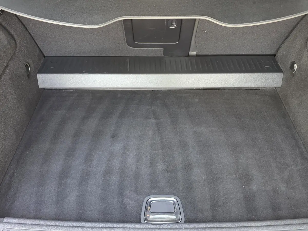 180 AUTOMAAT | Navigatie | LED | Afn. Trekhaak | Leer | Cruise Control | Parkeersensoren