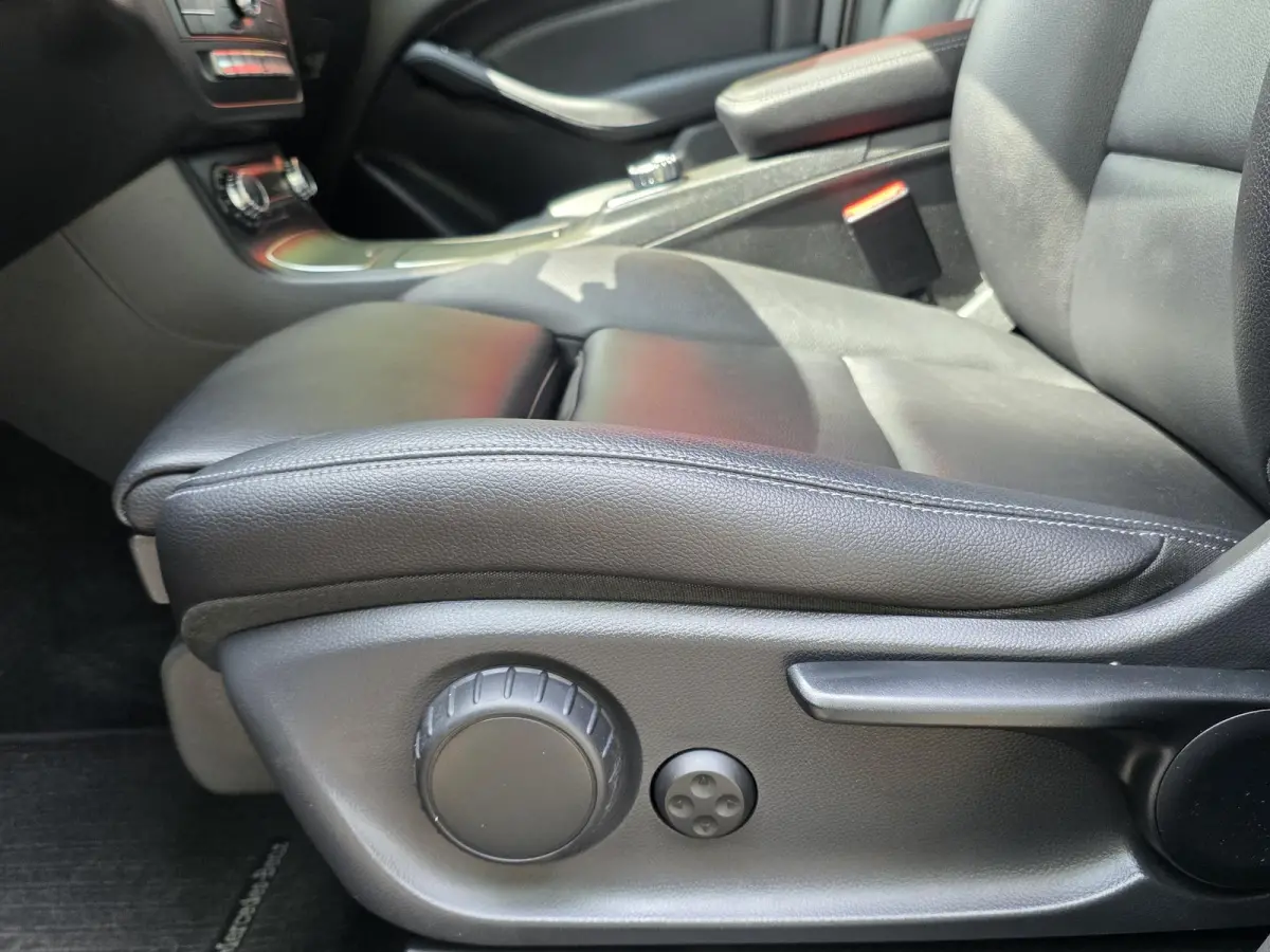 180 AUTOMAAT | Navigatie | LED | Afn. Trekhaak | Leer | Cruise Control | Parkeersensoren