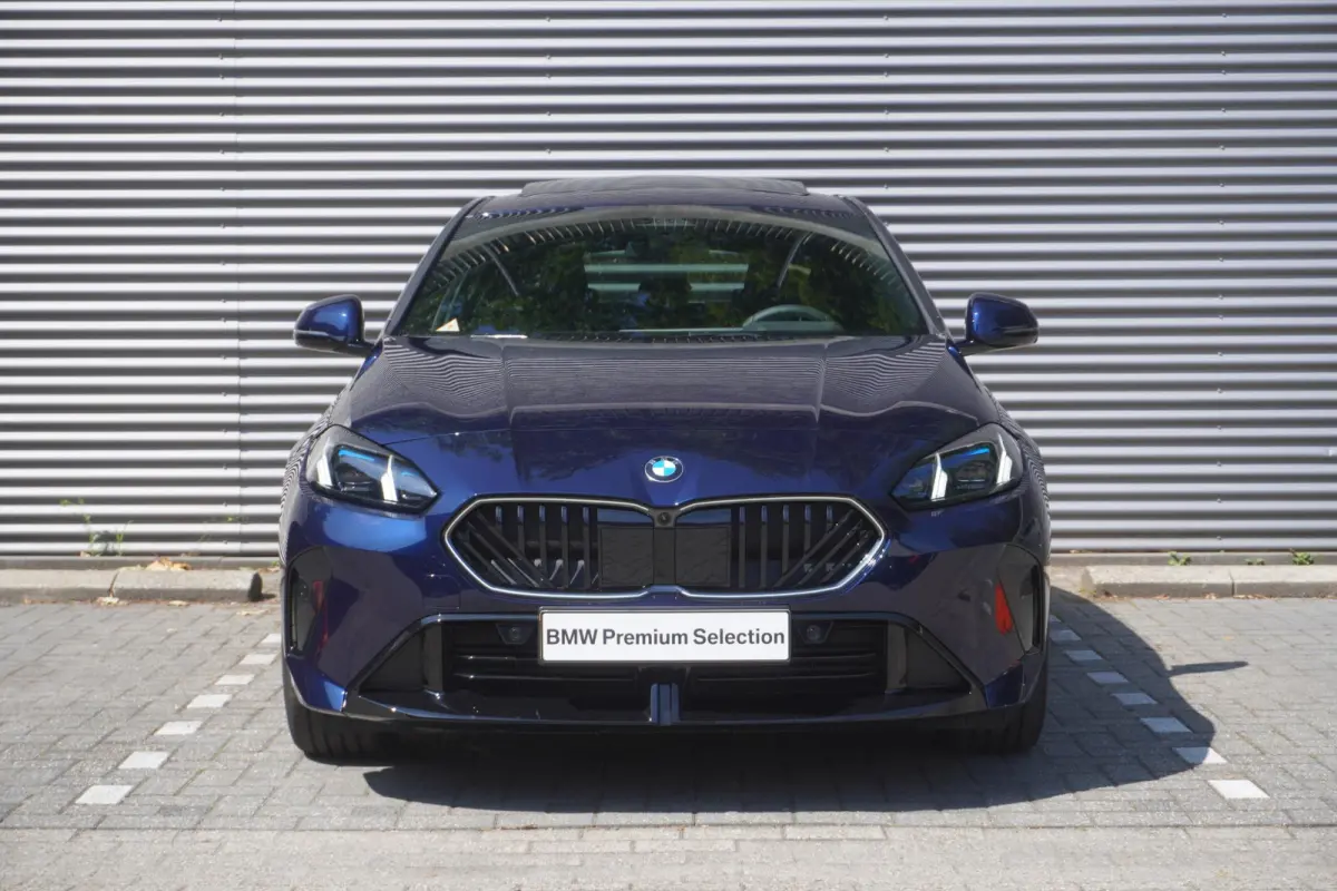 123 xDrive | M Sportpakket Pro | Innovation Pack | Glazen panoramadak | Elektrisch verstelbare stoelen | Harman Kardon HiFi Sound system | Head-Up Display