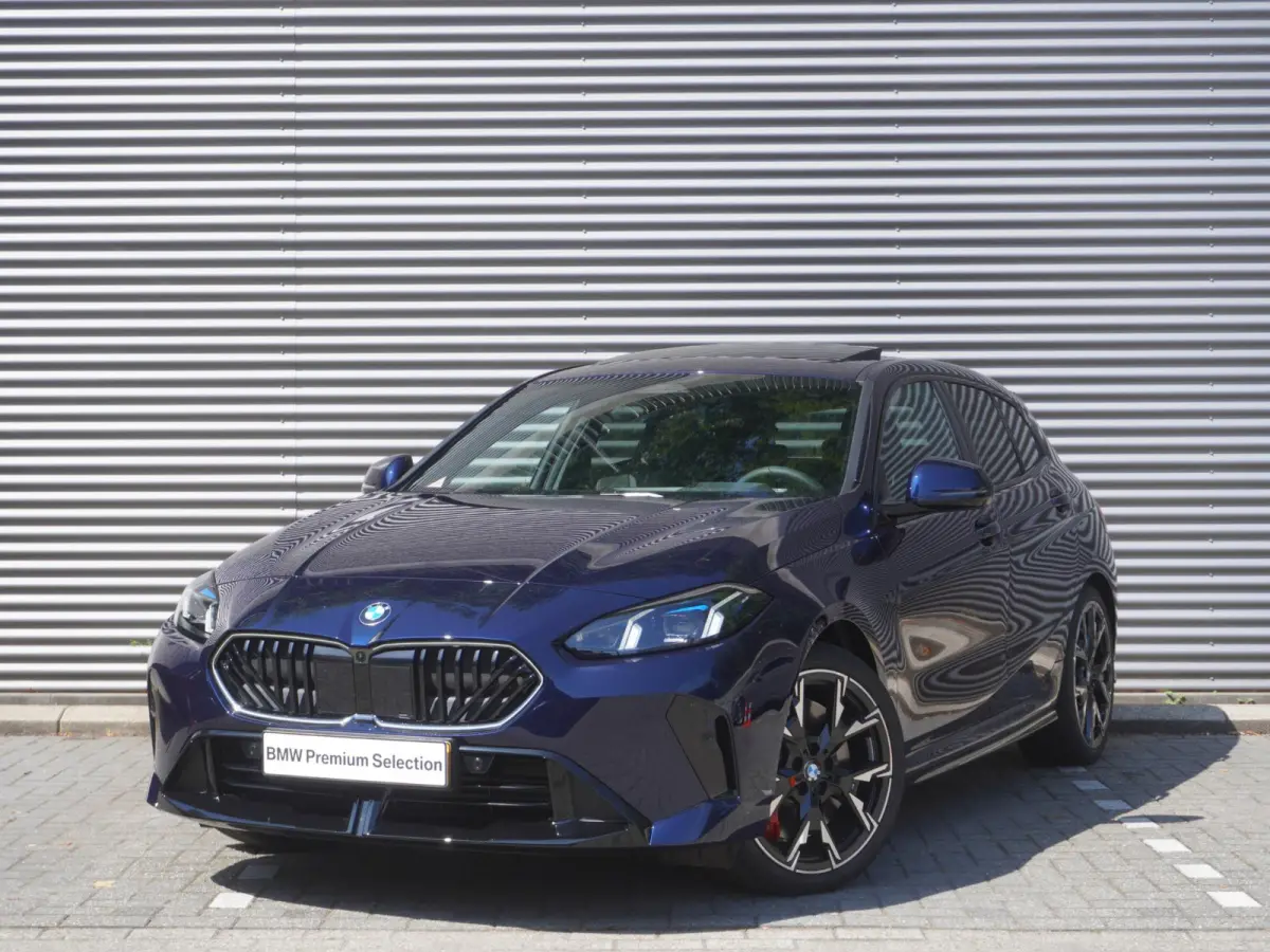 123 xDrive | M Sportpakket Pro | Innovation Pack | Glazen panoramadak | Elektrisch verstelbare stoelen | Harman Kardon HiFi Sound system | Head-Up Display