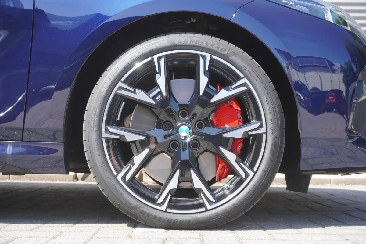 123 xDrive | M Sportpakket Pro | Innovation Pack | Glazen panoramadak | Elektrisch verstelbare stoelen | Harman Kardon HiFi Sound system | Head-Up Display