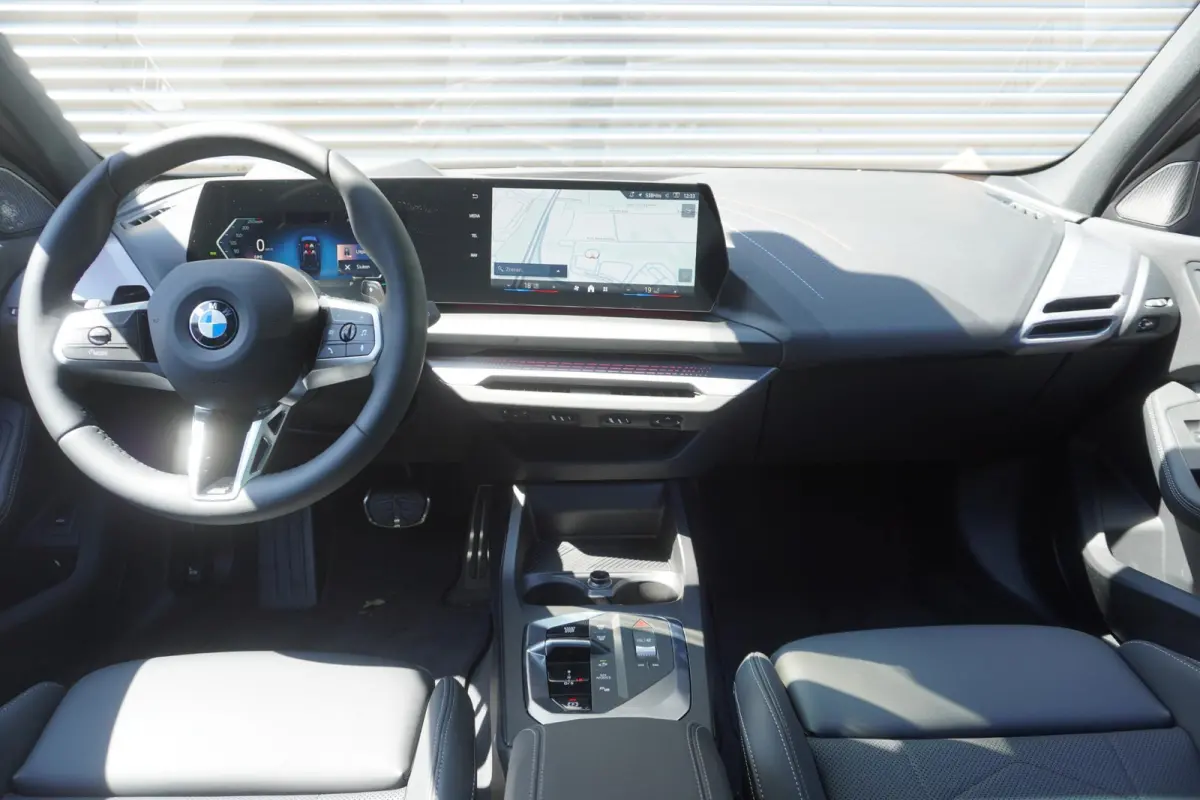 123 xDrive | M Sportpakket Pro | Innovation Pack | Glazen panoramadak | Elektrisch verstelbare stoelen | Harman Kardon HiFi Sound system | Head-Up Display