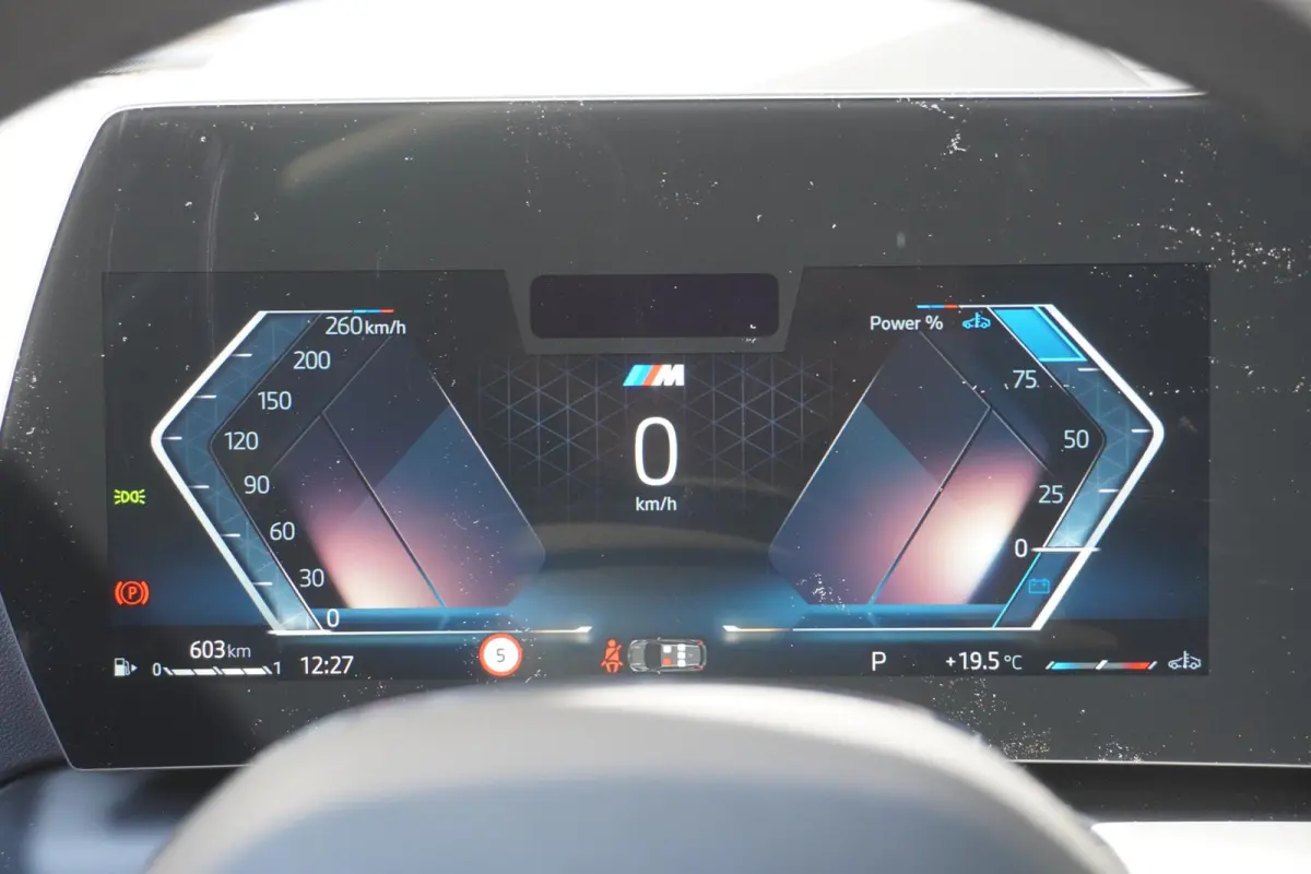123 xDrive | M Sportpakket Pro | Innovation Pack | Glazen panoramadak | Elektrisch verstelbare stoelen | Harman Kardon HiFi Sound system | Head-Up Display