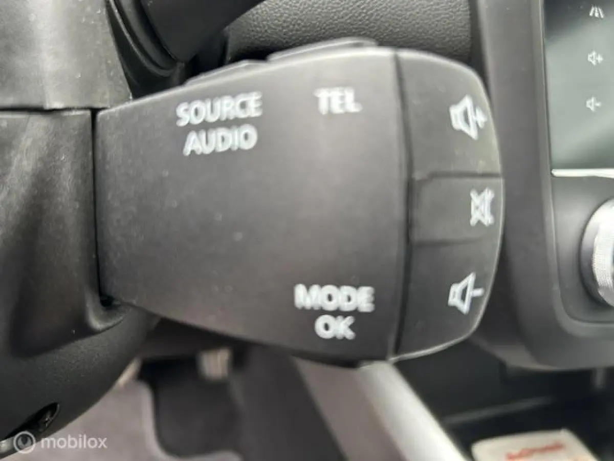 1.3 TCe Black Edition * AUTOMAAT * NAVIGATIE