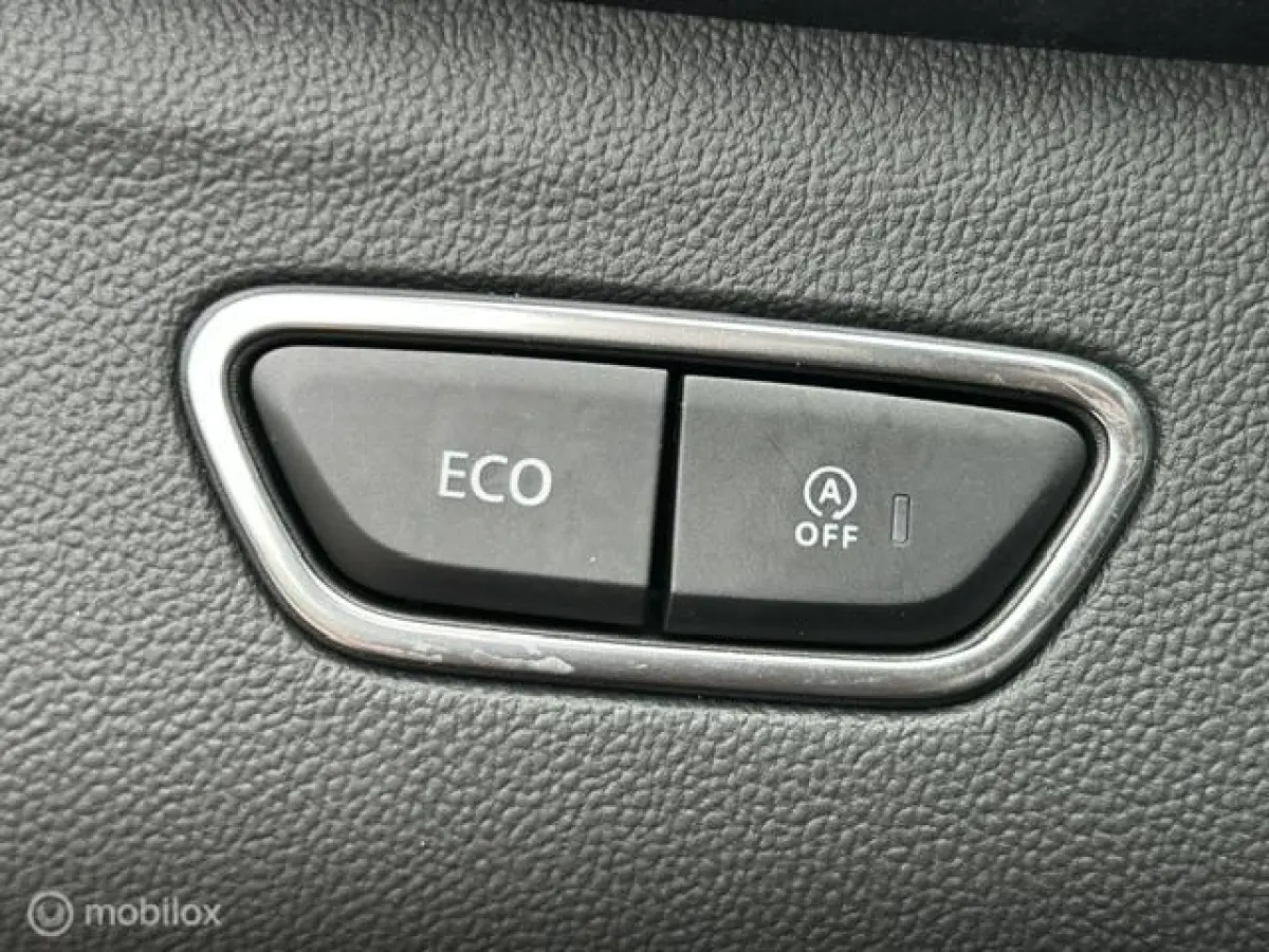 1.3 TCe Black Edition * AUTOMAAT * NAVIGATIE