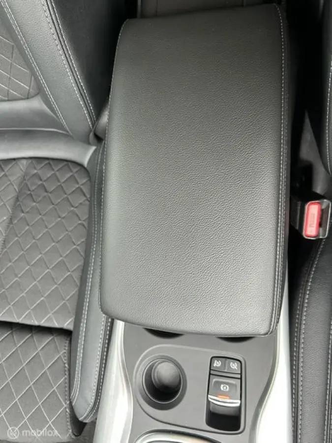 1.3 TCe Black Edition * AUTOMAAT * NAVIGATIE