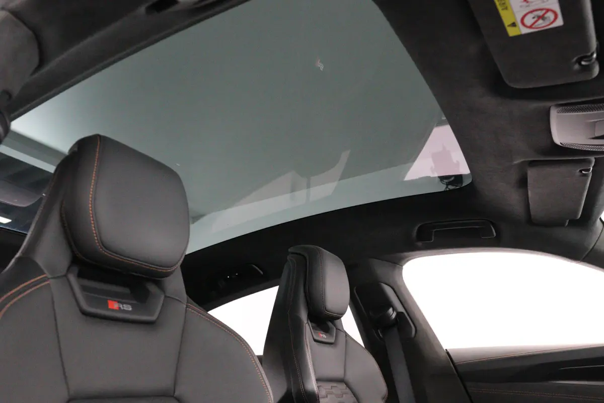 RS Edition One 650PK 93 kWh | Panodak | Unieke Editie! | Laser Led | Memory Seats | Carbon | Head-Up | Luchtvering | Audi Ceramic | Bomvol!!