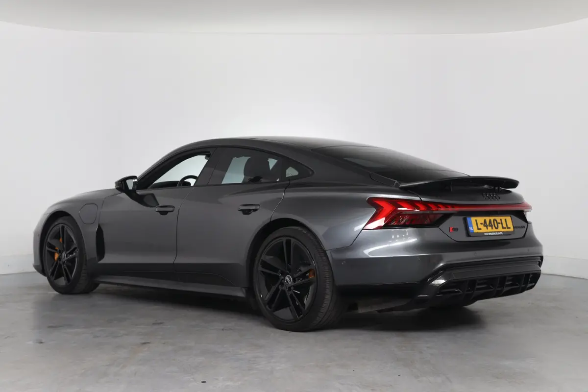 RS Edition One 650PK 93 kWh | Panodak | Unieke Editie! | Laser Led | Memory Seats | Carbon | Head-Up | Luchtvering | Audi Ceramic | Bomvol!!