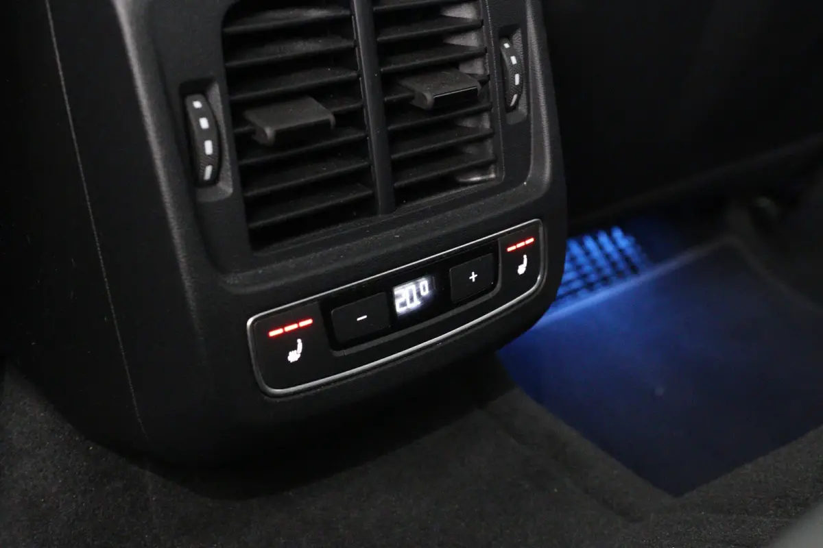 RS Edition One 650PK 93 kWh | Panodak | Unieke Editie! | Laser Led | Memory Seats | Carbon | Head-Up | Luchtvering | Audi Ceramic | Bomvol!!