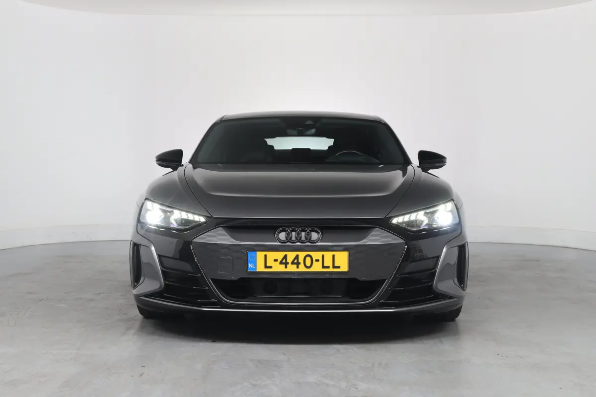 RS Edition One 650PK 93 kWh | Panodak | Unieke Editie! | Laser Led | Memory Seats | Carbon | Head-Up | Luchtvering | Audi Ceramic | Bomvol!!