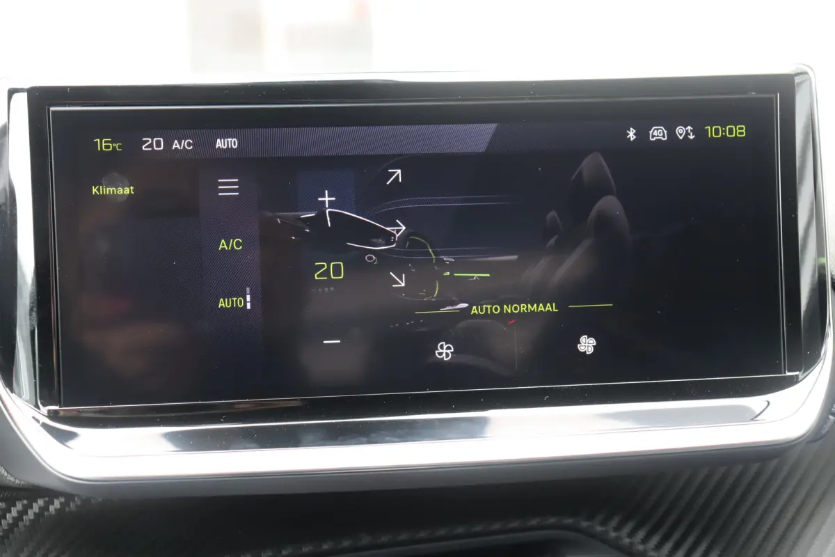1.2 HYBRID 110PK GT PACK AUTOMAAT / NAVI / LEDER / CLIMA / PDC / 17" LMV / CAMERA / KEYLESS / ADAPT. CRUISECONTROL / I-COCKPIT / FULL-LED / 1E EIGENAAR / NIEUWSTAAT !!