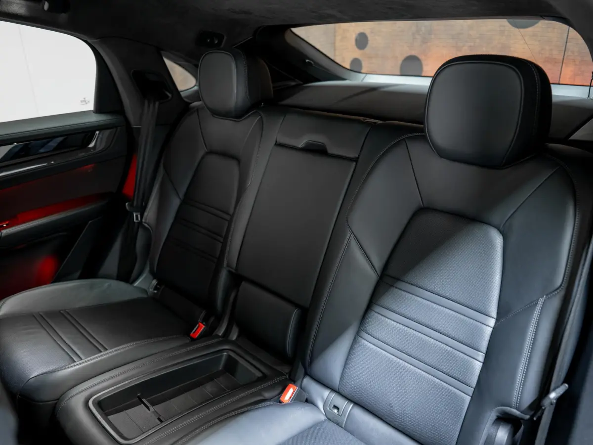 4.0 Turbo E-Hybrid GT | Rear Seat Entertainment | Achterasbest. | Burmester | Bijrijdersdisplay | InnoDrive |