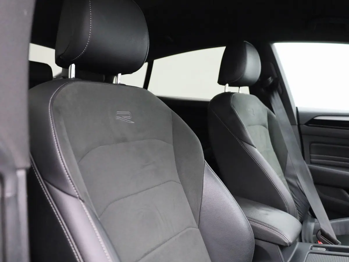 2.0 TSI R-Line Business+ | Automaat | Apple Carplay / Android Auto | Camera | Parkeersensoren | Stoelverwarming |