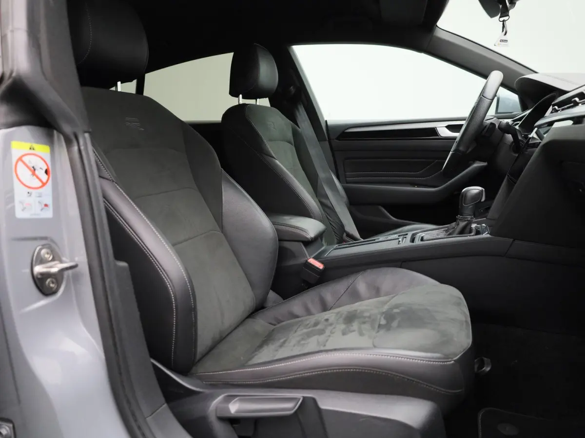 2.0 TSI R-Line Business+ | Automaat | Apple Carplay / Android Auto | Camera | Parkeersensoren | Stoelverwarming |
