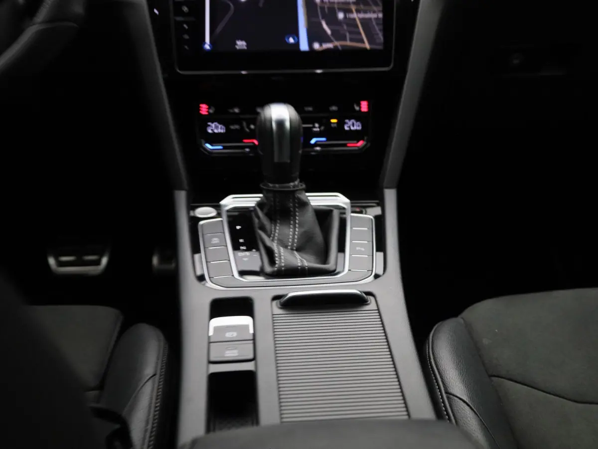 2.0 TSI R-Line Business+ | Automaat | Apple Carplay / Android Auto | Camera | Parkeersensoren | Stoelverwarming |