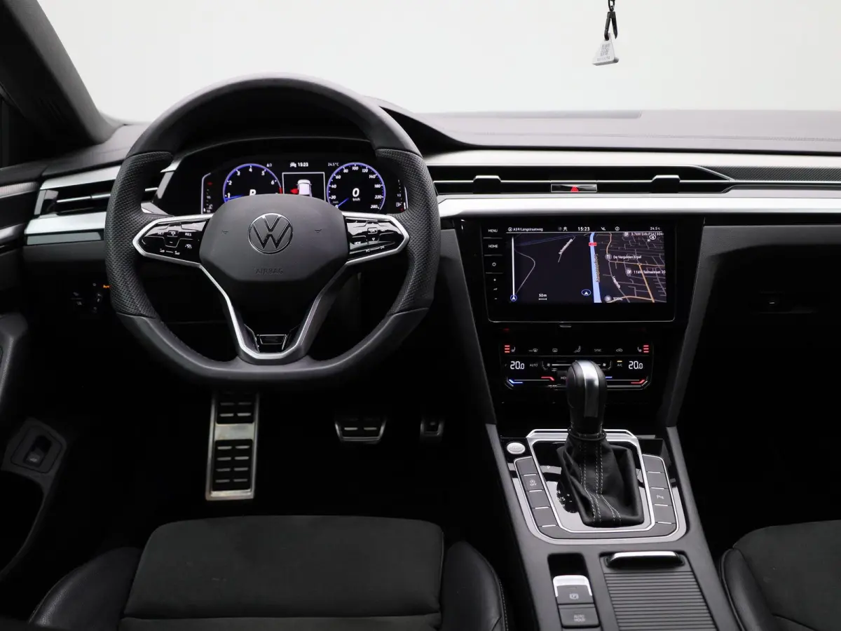 2.0 TSI R-Line Business+ | Automaat | Apple Carplay / Android Auto | Camera | Parkeersensoren | Stoelverwarming |