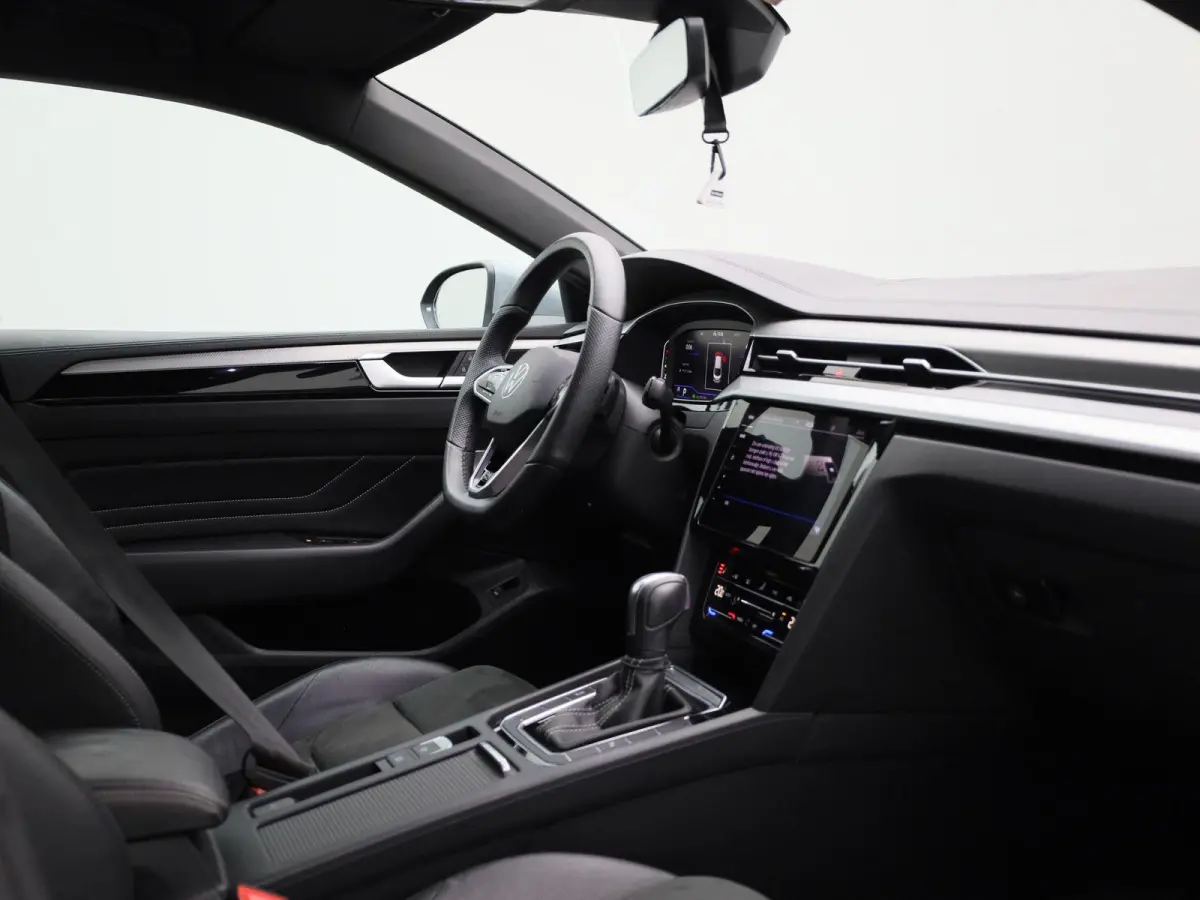 2.0 TSI R-Line Business+ | Automaat | Apple Carplay / Android Auto | Camera | Parkeersensoren | Stoelverwarming |