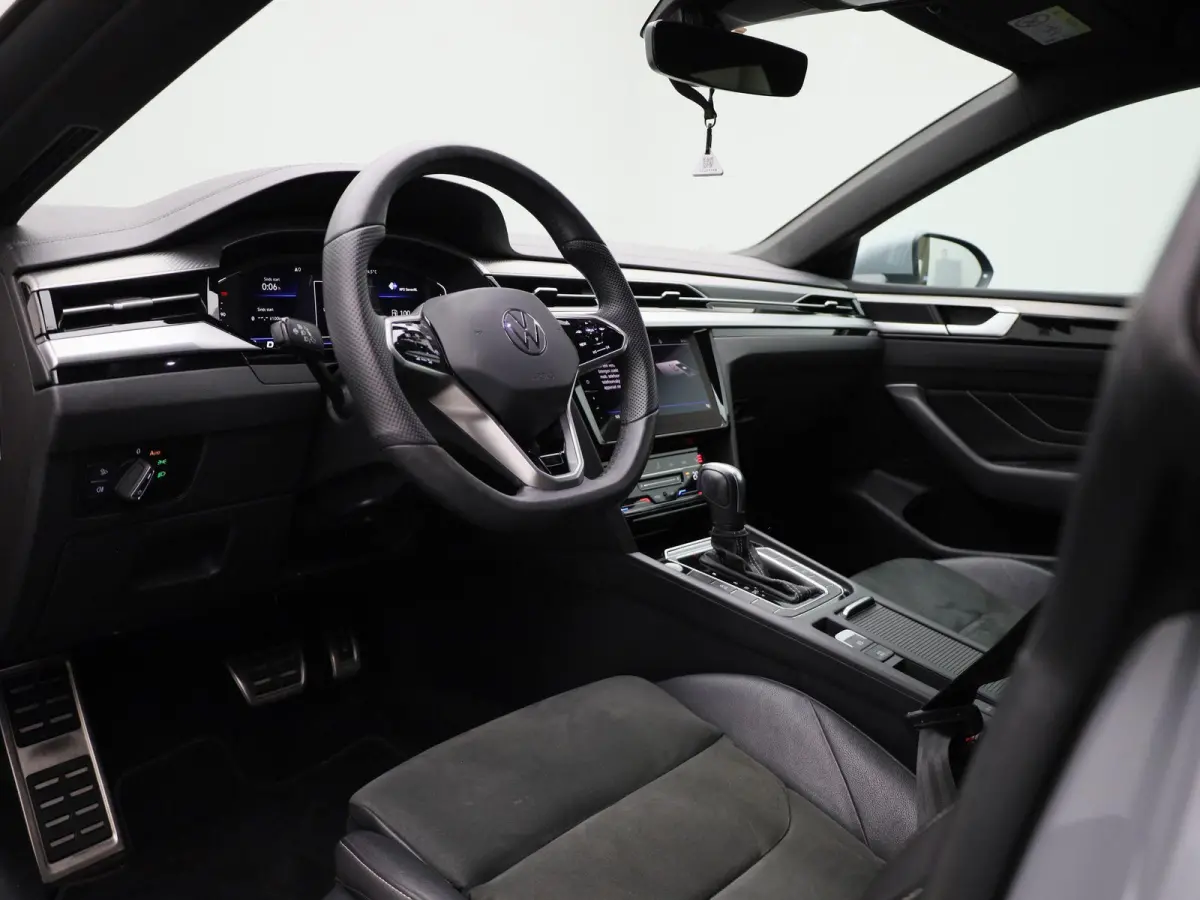 2.0 TSI R-Line Business+ | Automaat | Apple Carplay / Android Auto | Camera | Parkeersensoren | Stoelverwarming |
