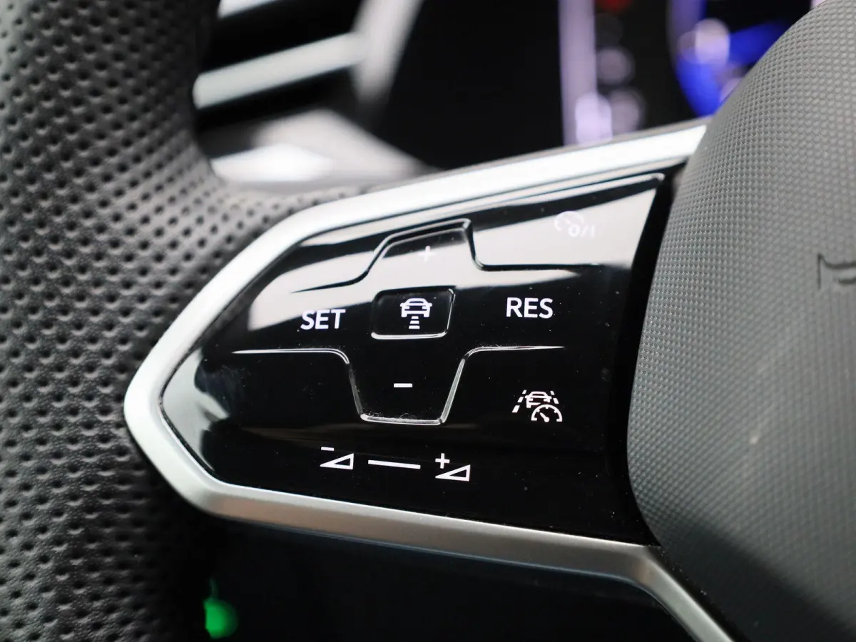 2.0 TSI R-Line Business+ | Automaat | Apple Carplay / Android Auto | Camera | Parkeersensoren | Stoelverwarming |