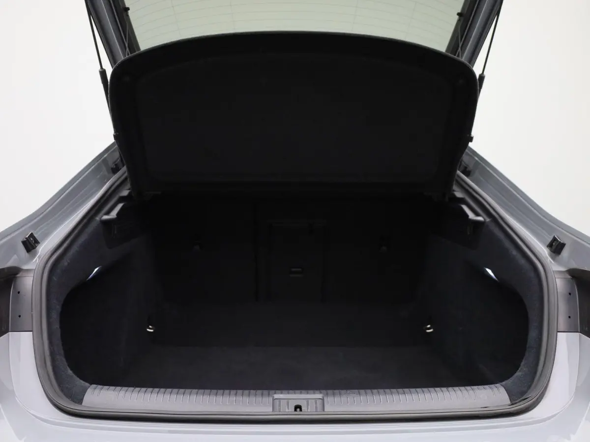 2.0 TSI R-Line Business+ | Automaat | Apple Carplay / Android Auto | Camera | Parkeersensoren | Stoelverwarming |