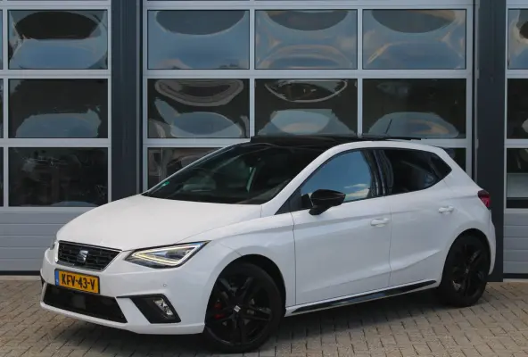 1.0 TSI FR Black Edition| Pano | Virtueel | Camera | ACC