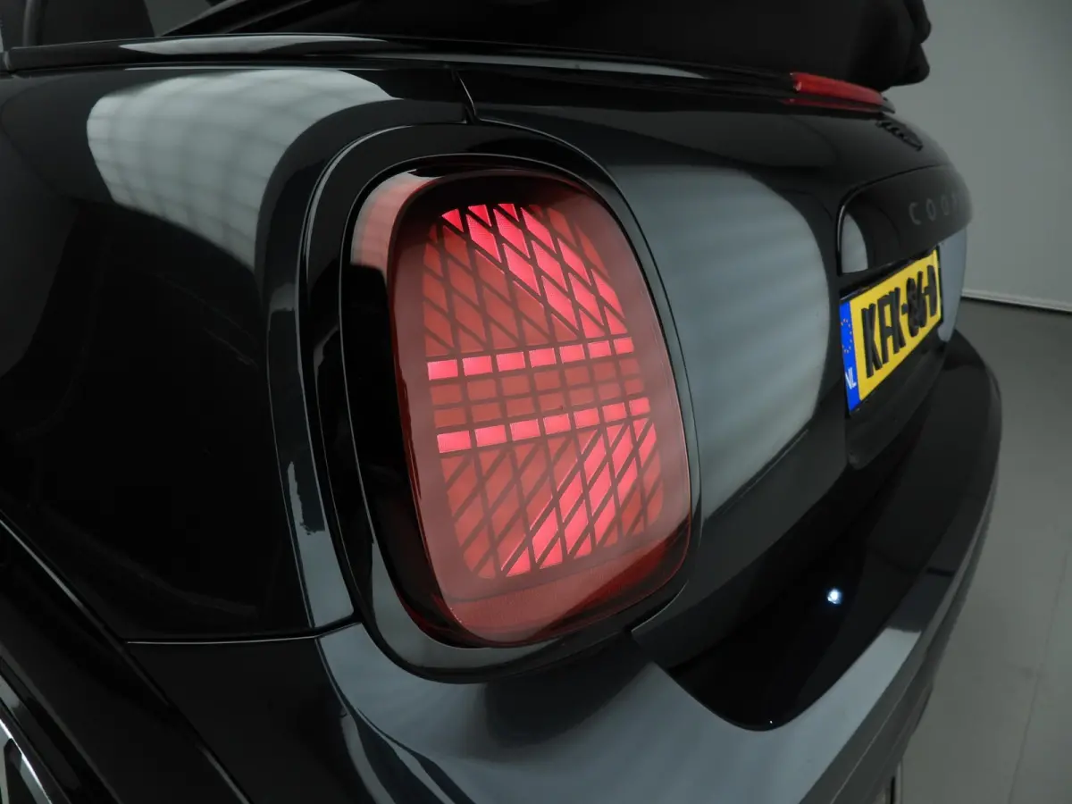 2.0 C John Cooper Works XL Stuurwielrand verwarmd | Comfort Access | Harman Kardon | Head-Up | Driving Assistant Plus
