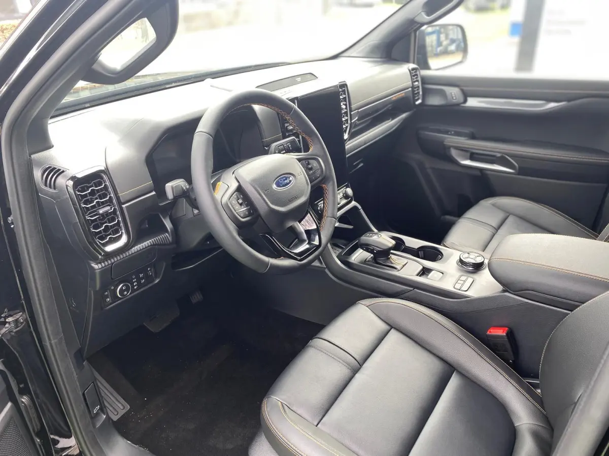 Wildtrak PHEV | DIRECT LEVERBAAR |  278PK | Trekhaak | Blis | 12" Infotainment scherm met SYNC 4 | Elektrisch 8-weg verstelbare en verwarmbare stoelen | 18" Lichtmetalen velgen