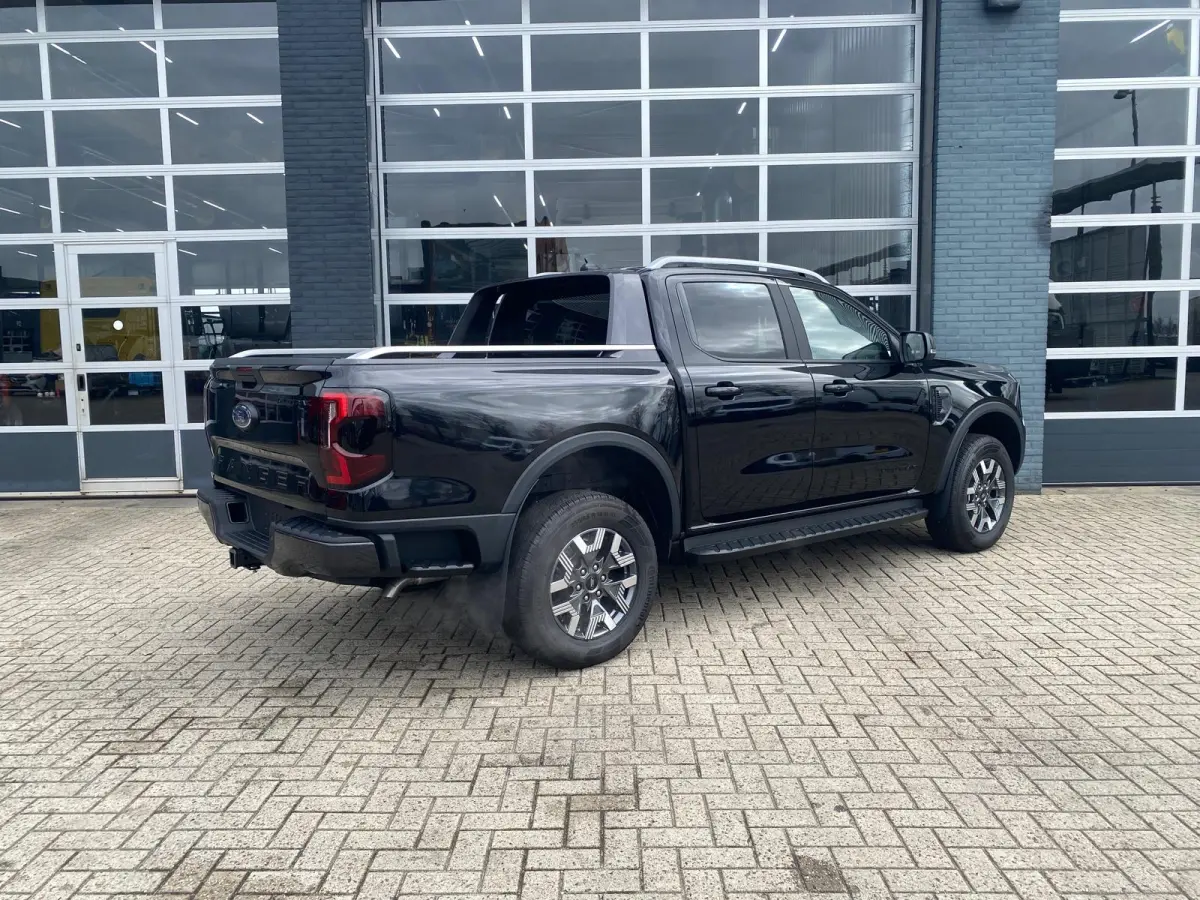 Wildtrak PHEV | DIRECT LEVERBAAR |  278PK | Trekhaak | Blis | 12" Infotainment scherm met SYNC 4 | Elektrisch 8-weg verstelbare en verwarmbare stoelen | 18" Lichtmetalen velgen