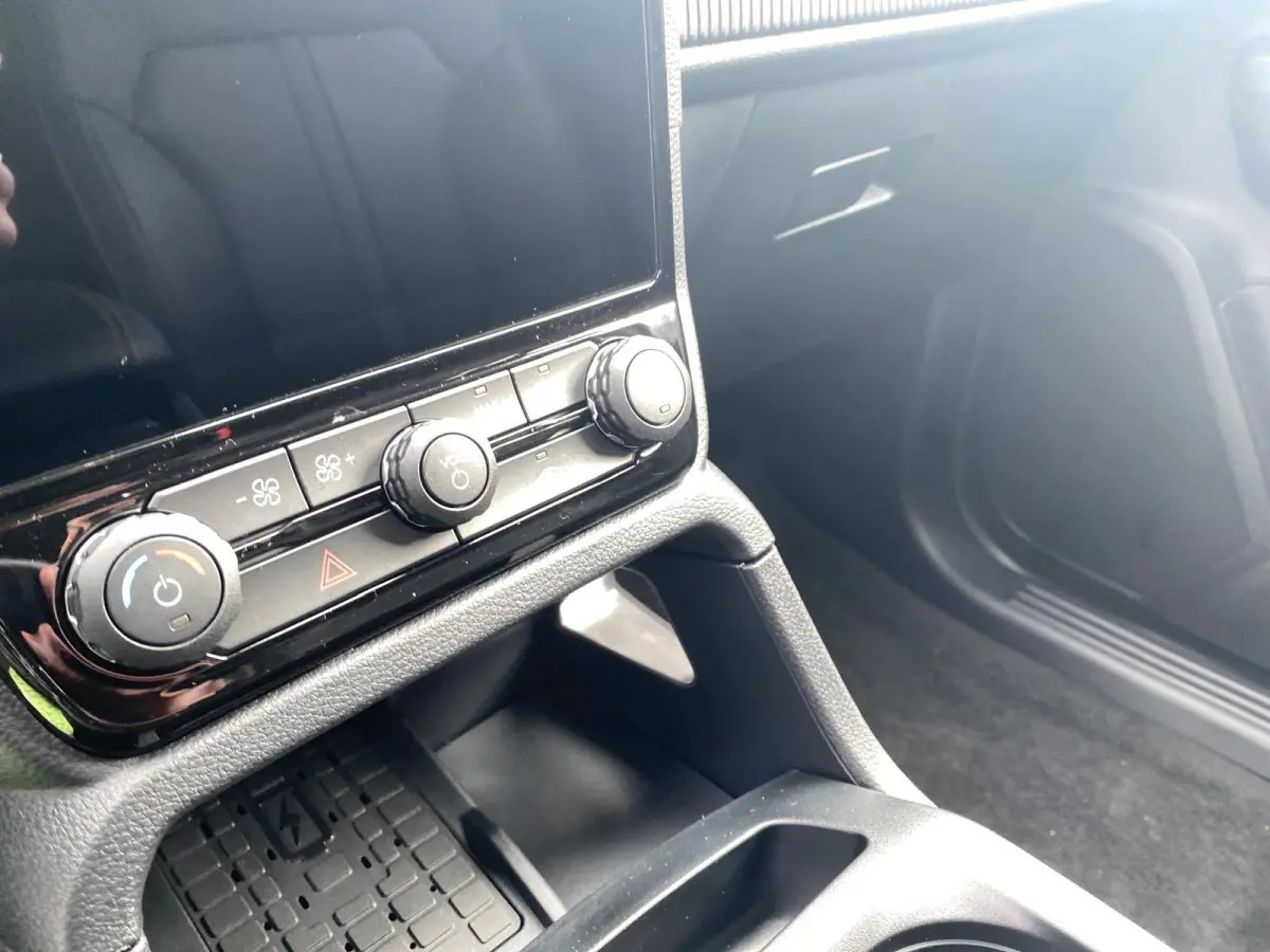 Wildtrak PHEV | DIRECT LEVERBAAR |  278PK | Trekhaak | Blis | 12" Infotainment scherm met SYNC 4 | Elektrisch 8-weg verstelbare en verwarmbare stoelen | 18" Lichtmetalen velgen