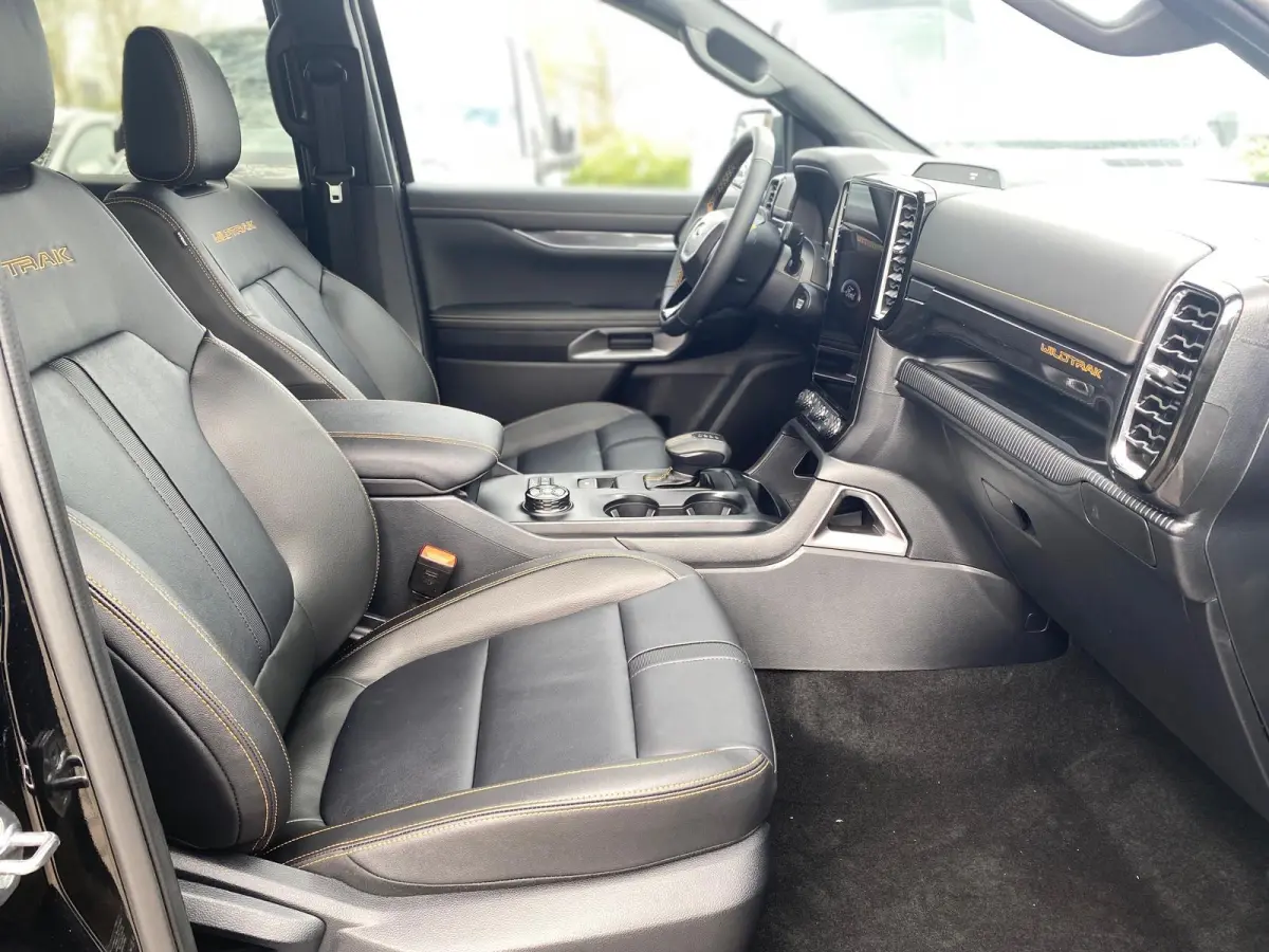 Wildtrak PHEV | DIRECT LEVERBAAR |  278PK | Trekhaak | Blis | 12" Infotainment scherm met SYNC 4 | Elektrisch 8-weg verstelbare en verwarmbare stoelen | 18" Lichtmetalen velgen