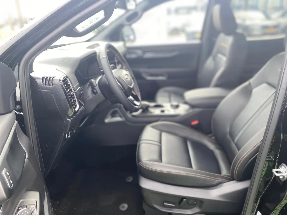Wildtrak PHEV | DIRECT LEVERBAAR |  278PK | Trekhaak | Blis | 12" Infotainment scherm met SYNC 4 | Elektrisch 8-weg verstelbare en verwarmbare stoelen | 18" Lichtmetalen velgen