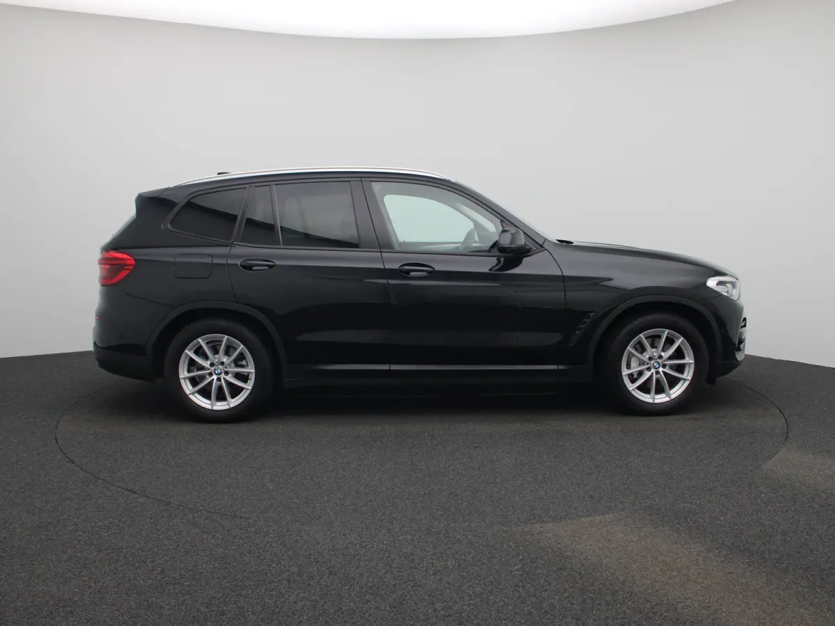 xDrive30e | Automaat | Apple Carplay | Camera | Parkeersensoren | Navigatie |
