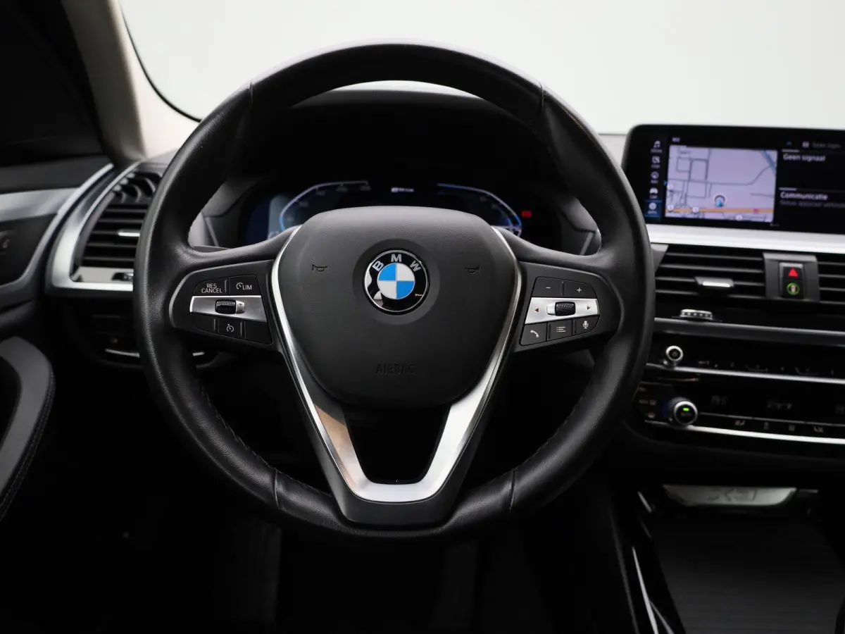 xDrive30e | Automaat | Apple Carplay | Camera | Parkeersensoren | Navigatie |